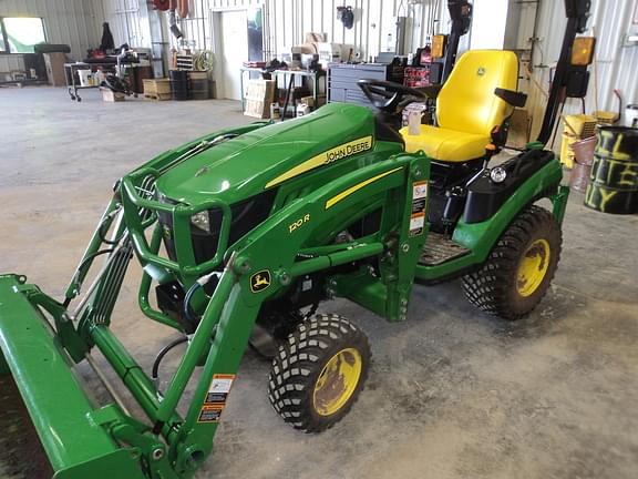 Image of John Deere 1025R equipment image 2