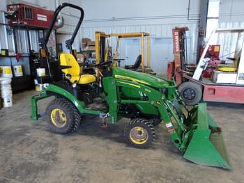 2022 John Deere 1025R Equipment Image0