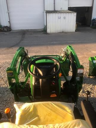 Image of John Deere 1025R equipment image 2