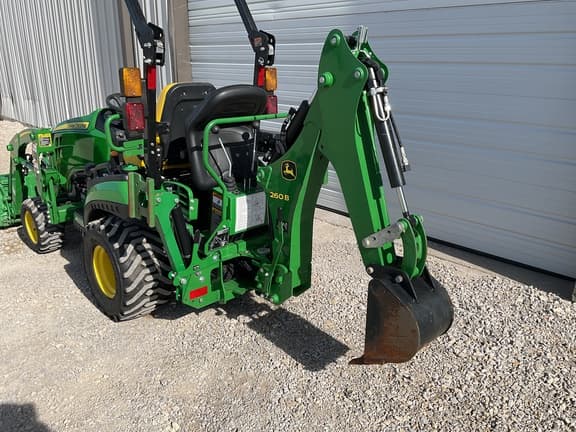 Image of John Deere 1025R equipment image 4