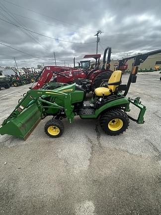 Image of John Deere 1025R equipment image 1
