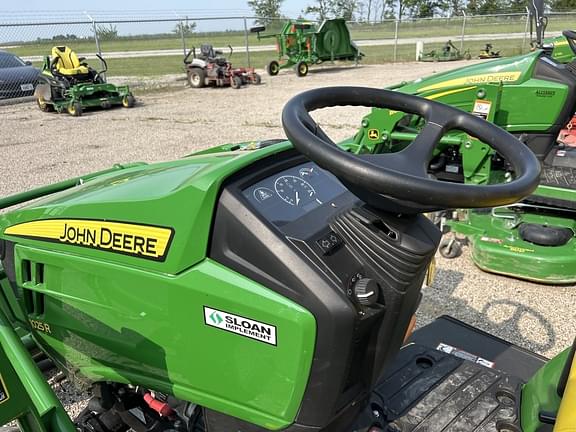 Image of John Deere 1025R equipment image 2