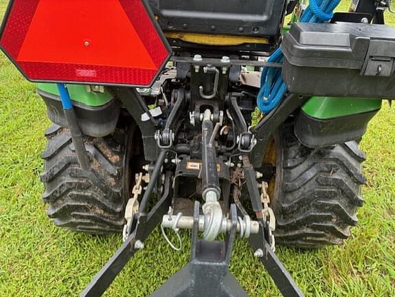 Image of John Deere 1025R equipment image 4