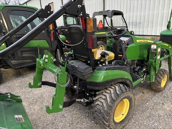 Image of John Deere 1025R equipment image 3