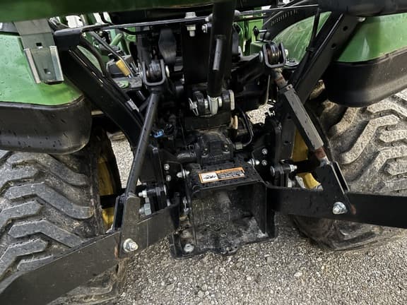 Image of John Deere 1025R equipment image 4