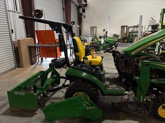 Image of John Deere 1025R equipment image 1