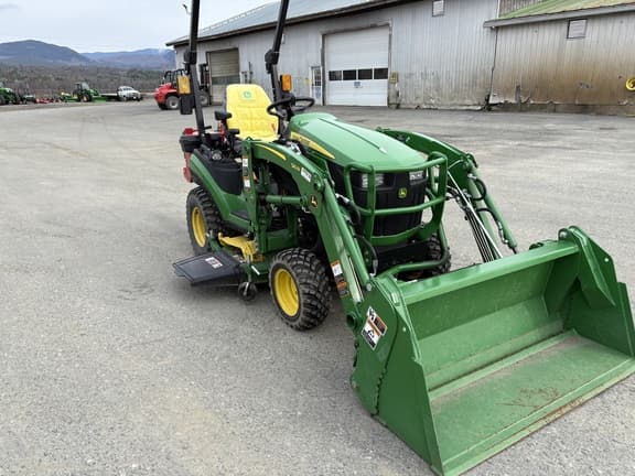 Image of John Deere 1025R equipment image 3
