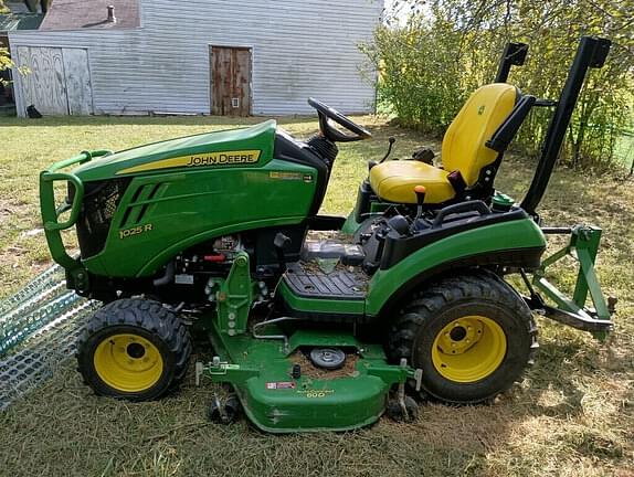 Image of John Deere 1025R equipment image 2