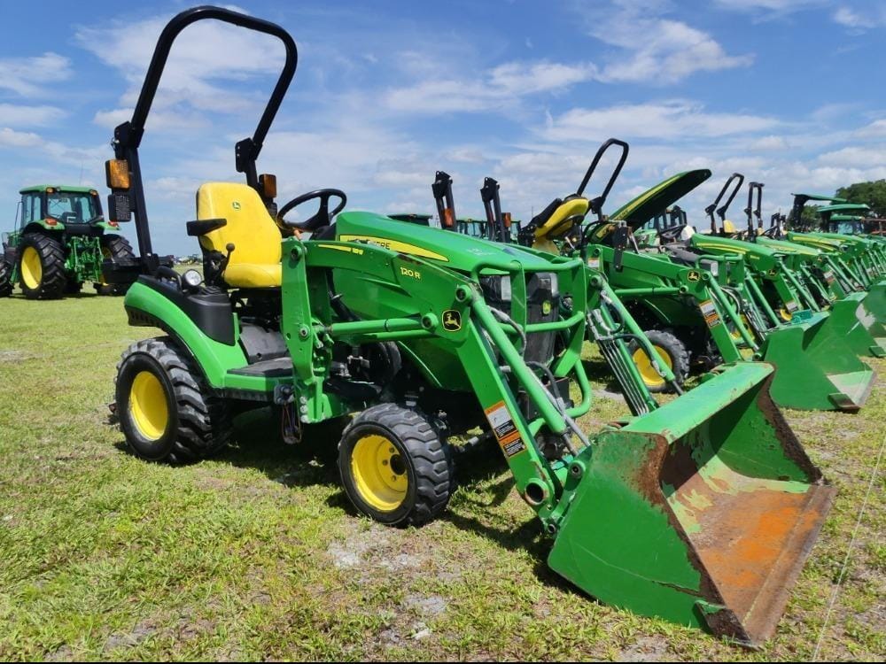 2022 John Deere 1025R Equipment Image0