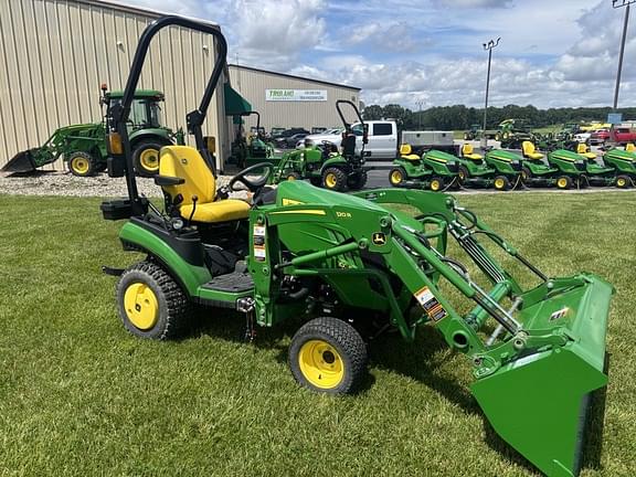 Image of John Deere 1025R equipment image 3