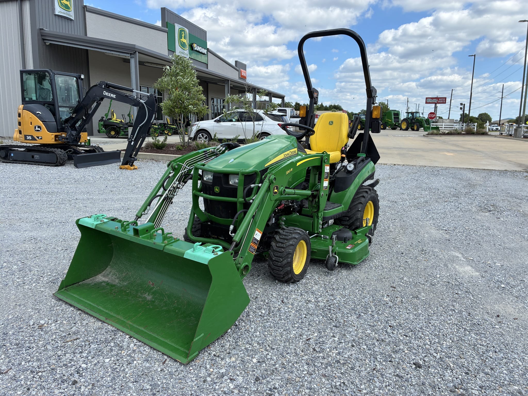 2022 John Deere 1025R Equipment Image0