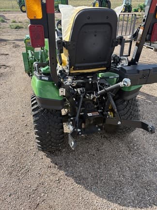 Image of John Deere 1025R equipment image 4