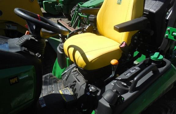 Image of John Deere 1025R equipment image 3