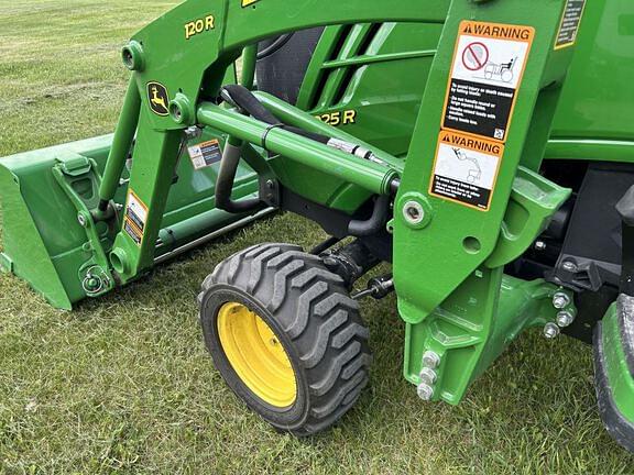 Image of John Deere 1025R equipment image 3