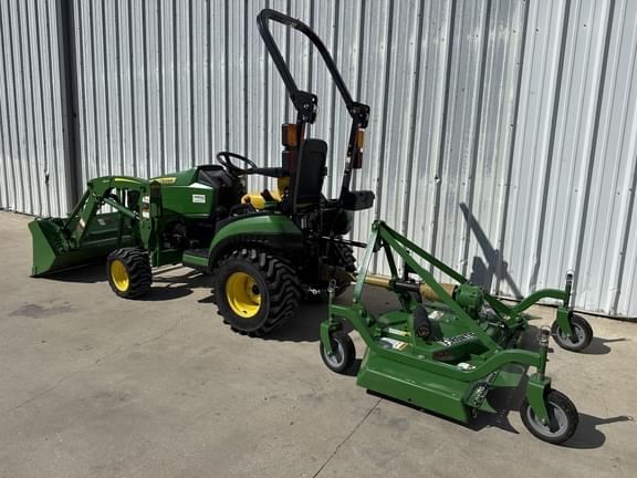 Image of John Deere 1025R equipment image 3