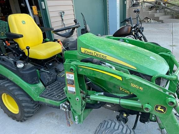 Image of John Deere 1025R equipment image 4