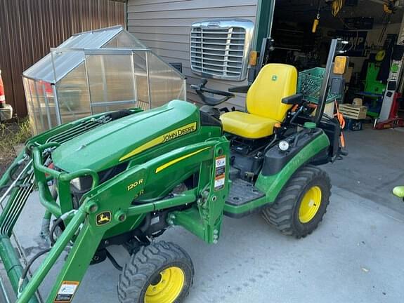 Image of John Deere 1025R equipment image 1