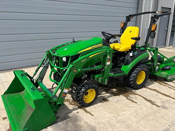Image of John Deere 1025R equipment image 3