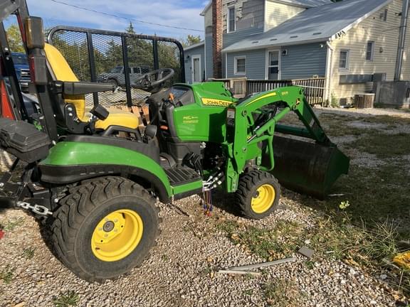 Image of John Deere 1025R equipment image 4