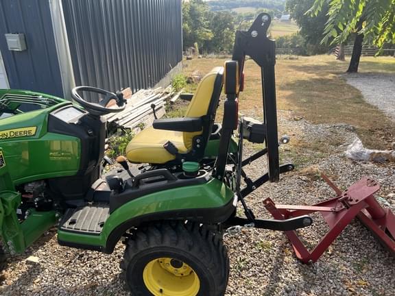 Image of John Deere 1025R equipment image 2