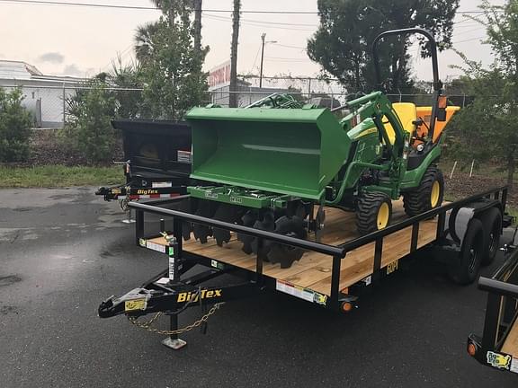 Image of John Deere 1025R equipment image 3