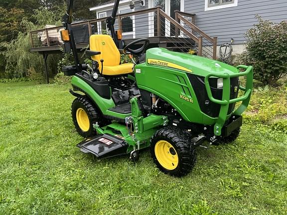 Image of John Deere 1025R equipment image 2