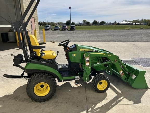 Image of John Deere 1025R equipment image 4