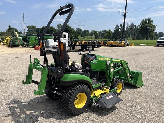 Image of John Deere 1025R equipment image 4