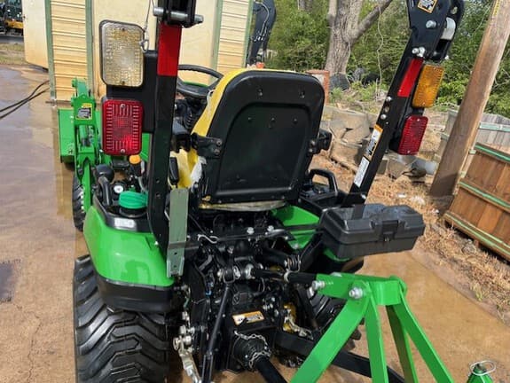 Image of John Deere 1025R equipment image 2