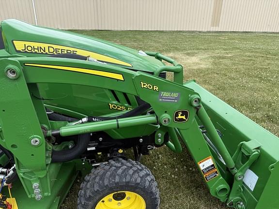 Image of John Deere 1025R equipment image 2