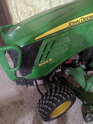 Image of John Deere 1025R equipment image 4