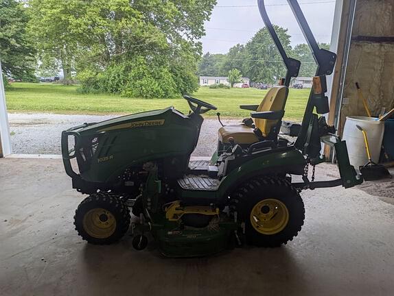 Image of John Deere 1025R equipment image 1