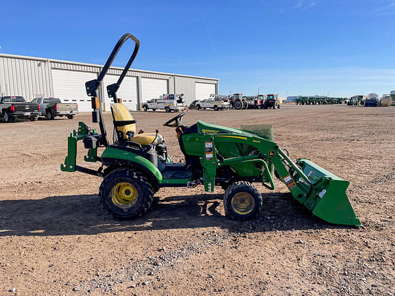 Image of John Deere 1025R equipment image 3