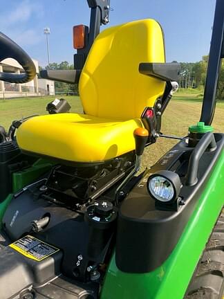 Image of John Deere 1025R equipment image 4