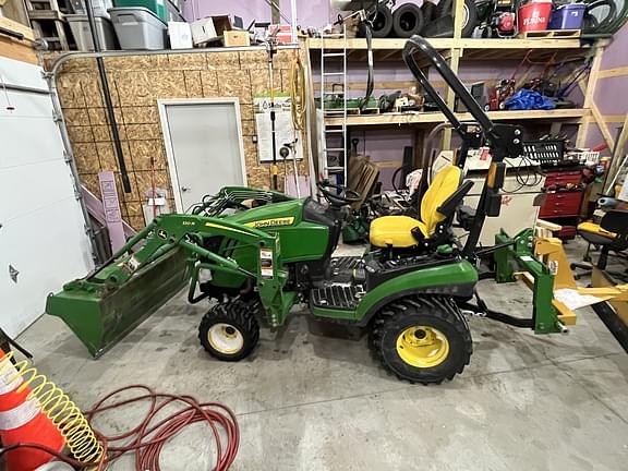 Image of John Deere 1025R Primary Image