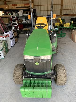 Image of John Deere 1025R equipment image 3