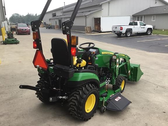 Image of John Deere 1025R equipment image 3