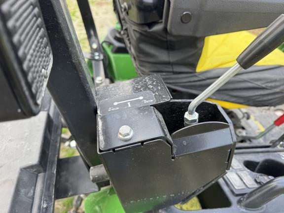 Image of John Deere 1025R equipment image 4