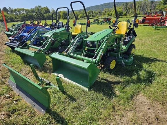 2022 John Deere 1025R Equipment Image0