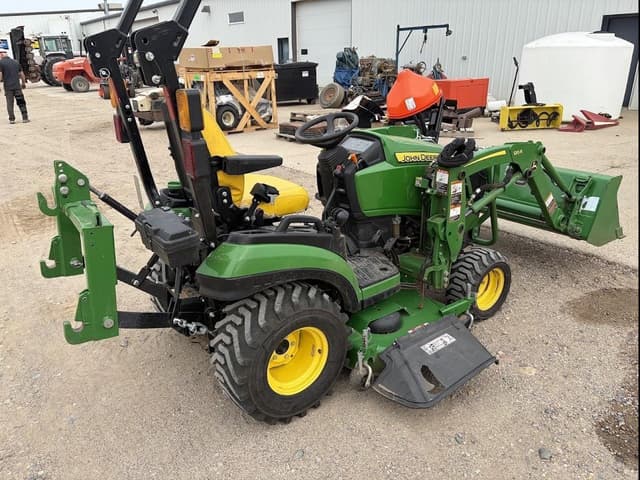 Image of John Deere 1025R equipment image 4