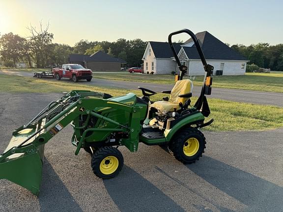 Image of John Deere 1025R equipment image 1