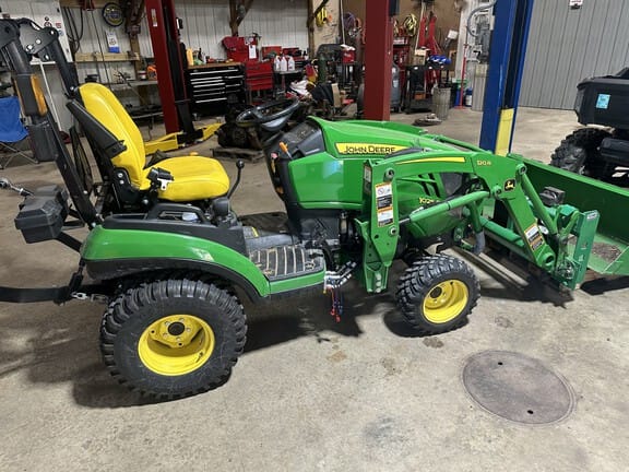 2022 John Deere 1025R Equipment Image0