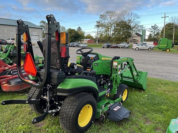 Image of John Deere 1025R equipment image 3