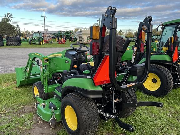 Image of John Deere 1025R equipment image 2