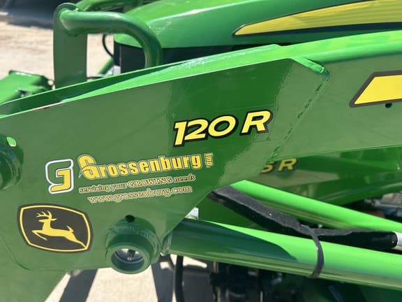 Image of John Deere 1025R equipment image 4
