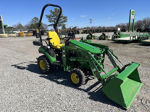 Image of John Deere 1025R equipment image 3