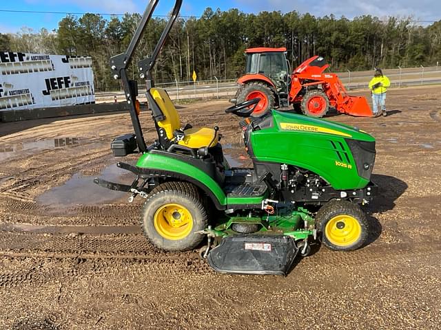 Image of John Deere 1025R equipment image 3