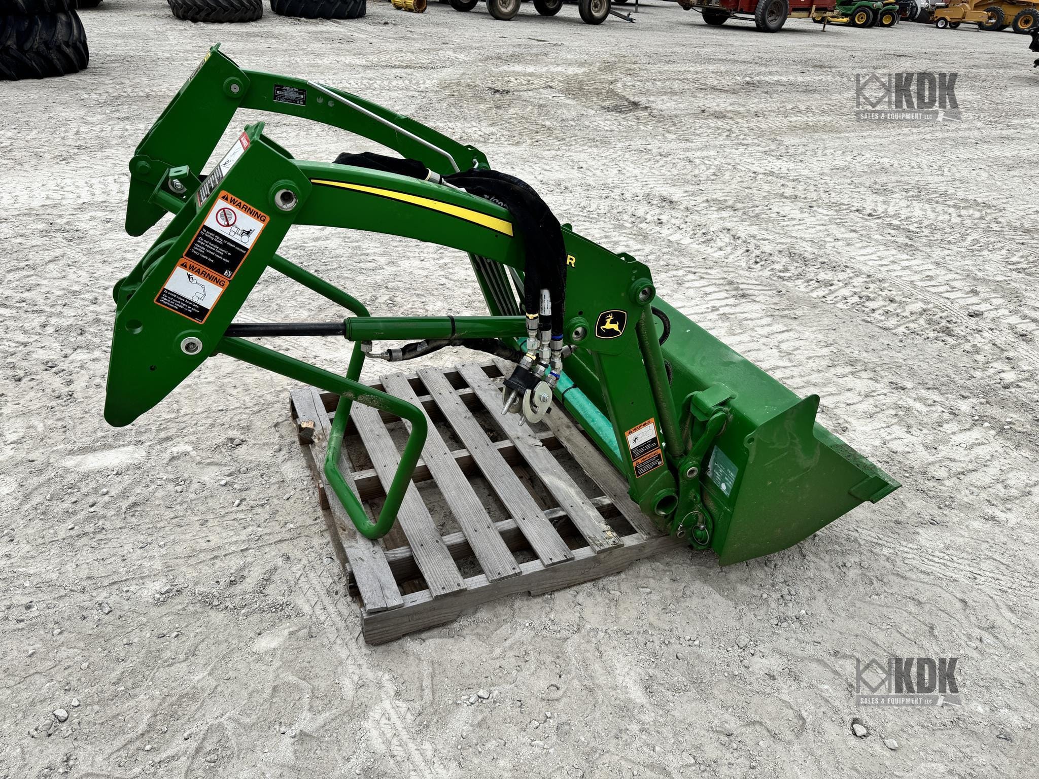 2022 John Deere 120R Equipment Image0