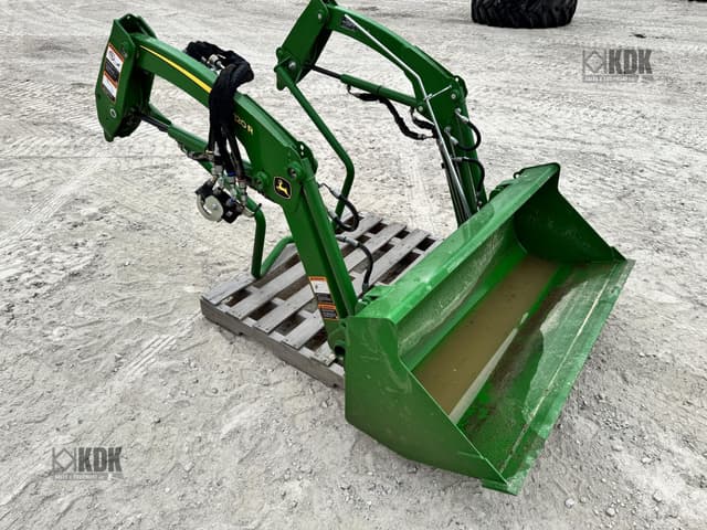 Image of John Deere 120R equipment image 1