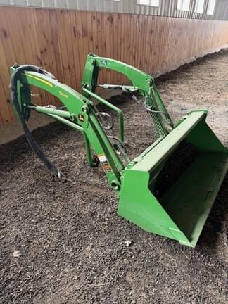 Image of John Deere 120R Image 1